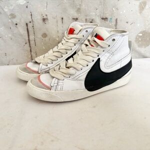 Nike Blazer Mid '77 Jumbo Sneakers
